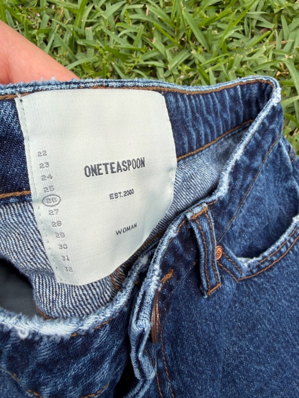 One Teaspoon Barrel Jeans Curved Leg Mid Rise Blue Denim Size 26 Worn Once - Picture 8 of 12